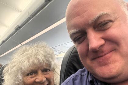 Comedian Dara Ó Briain shares a flight with "national treasure" Miriam Margolyes after Edinburgh Fringe, sparking fan banter about her mischievous charm. A memorable encounter!