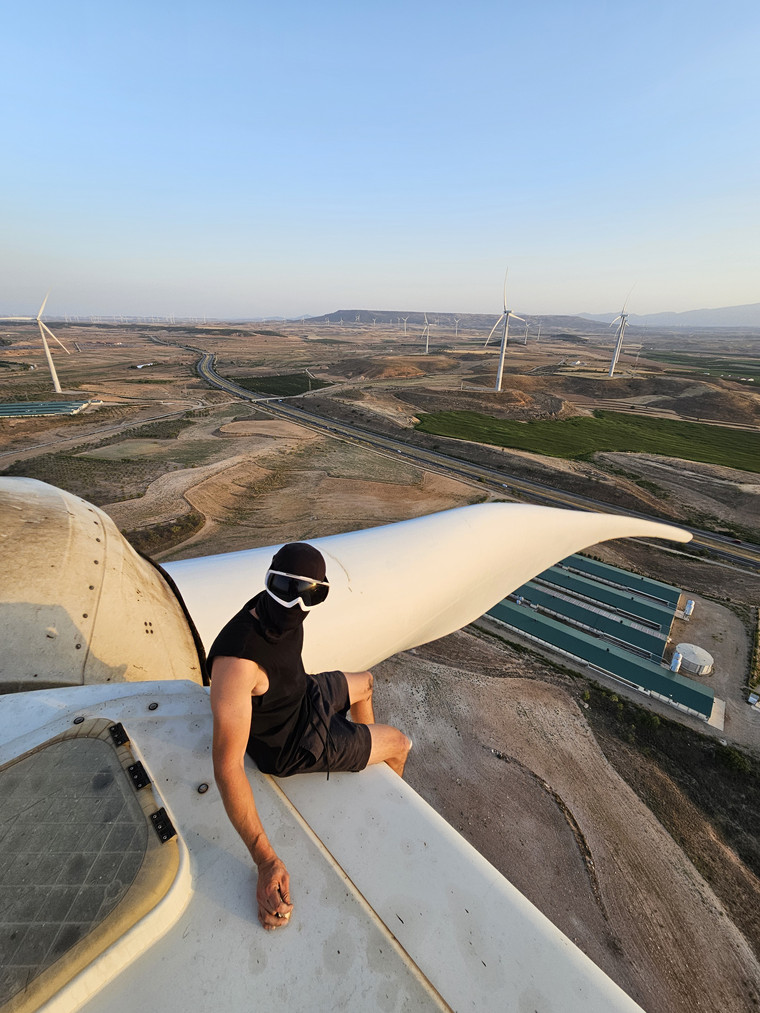 Urban explorer Mattis stuns fans by scaling a 120-meter wind turbine, capturing breathtaking views and thrilling moments in a viral video that's left social media buzzing.