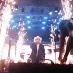 Quick-thinking singer saves fan engulfed by pyrotechnic sparks during a Los Ávila concert. The young woman, unharmed and smiling, returns to the crowd after the fiery mishap.