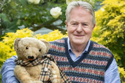 Iconic 1910 teddy bear Aloysius, star of ITV's Brideshead Revisited, set to fetch £30,000+ at auction, alongside rare teddy bear collectibles. Auction to be held in December.