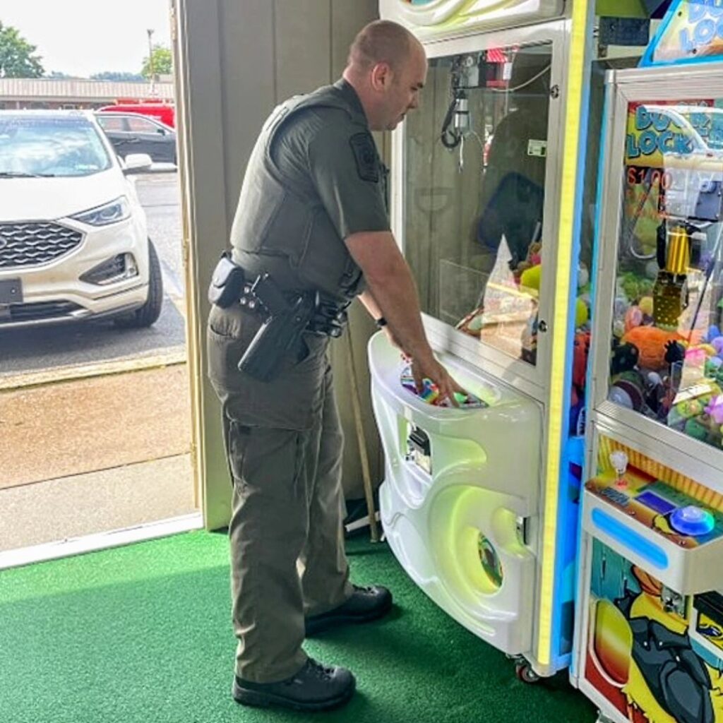 Mini golf staff were shocked to find a groundhog in a claw machine. After a rescue, the story went viral, with social media users charmed by the unexpected "prize."