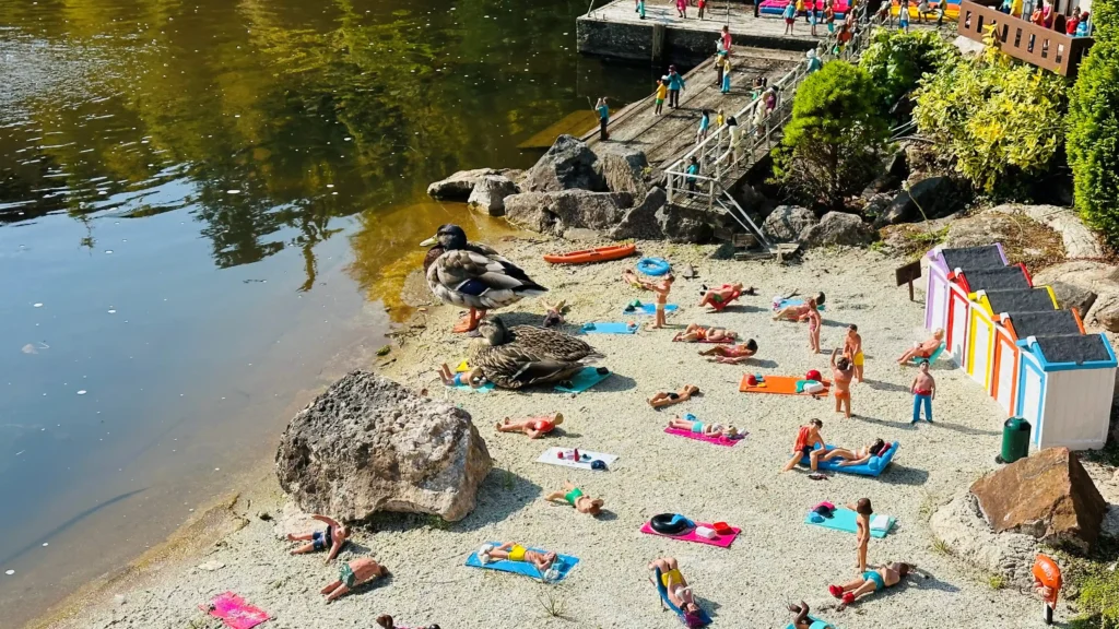 Giant ducks "invaded" Babbacombe Model Village in Torquay, delighting visitors as they waddled through the tiny seaside scene in a hilarious, quackers spectacle.