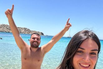 Two influencers were shocked to spend €400 on food and drinks at Ibiza's Cala Bassa Beach Club, more than their flight costs. Their viral TikTok video highlights the pricey experience.