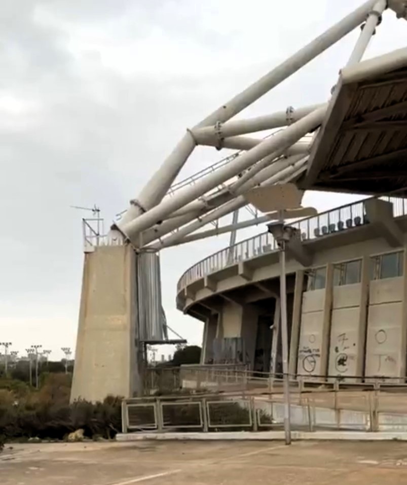 As the Paris 2024 Olympics wrap up, Mr Airborne, a well-known explorer, reveals the eerie state of Athens' abandoned 2004 volleyball stadium. What will happen to Paris' venues?