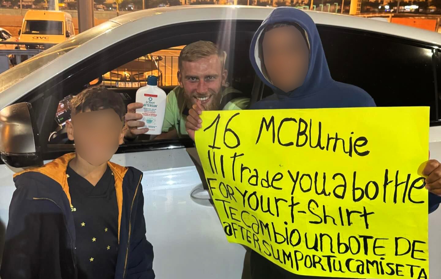 Joker footie fans gift pale striker Oli McBurnie a bottle of Aftersun after his move to sunny Las Palmas, capturing the hilarious moment in a viral snap.