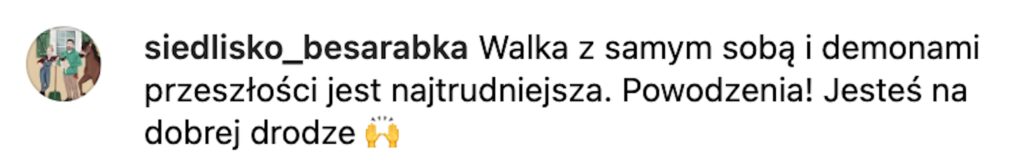 Social media comment on the post of Polish rapper Popek, known for his extensive face tattoos, undergoes painful removal procedures, expressing regret over past decisions influenced by alcohol and ex-relationships.