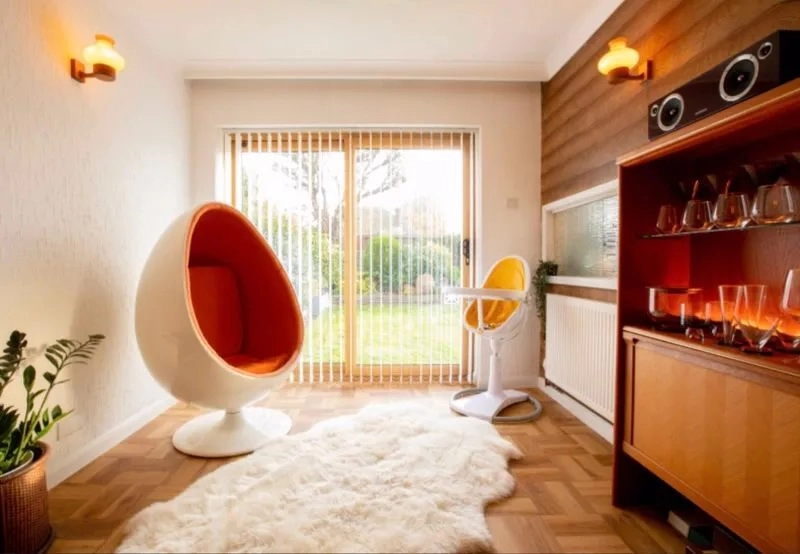 Step back in time with this £550k retro Dartford home, featuring a classic '70s avocado bathroom suite, mustard kitchen, and vintage décor throughout. A true time capsule!