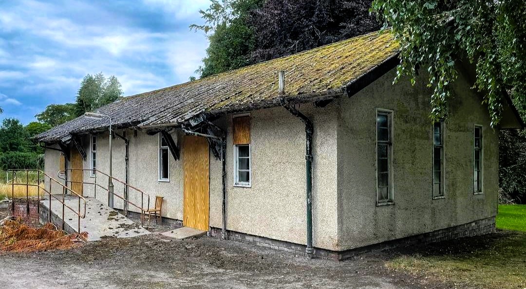 Urban explorer discovers eerie abandoned mortuary with rotting coffins, fridge lockers, and a cobweb-filled chapel. Her chilling find goes viral on TikTok, captivating viewers.