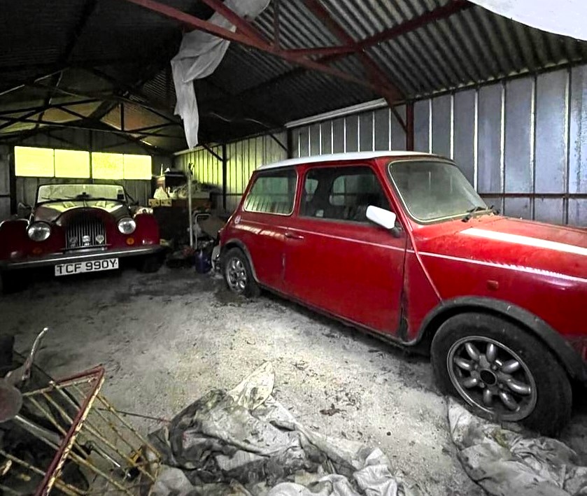 Urban explorer Sean Piper uncovers an abandoned house near Reading filled with untouched vintage cars, including a rare 1982 Morgan, leaving viewers stunned.