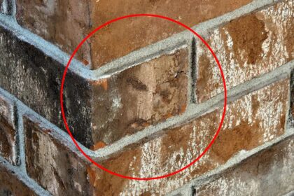 A woman spotted the face of Jesus Christ in the brickwork of a building near her church in Illinois, sparking reactions from locals and adding mystery to Sunday service.