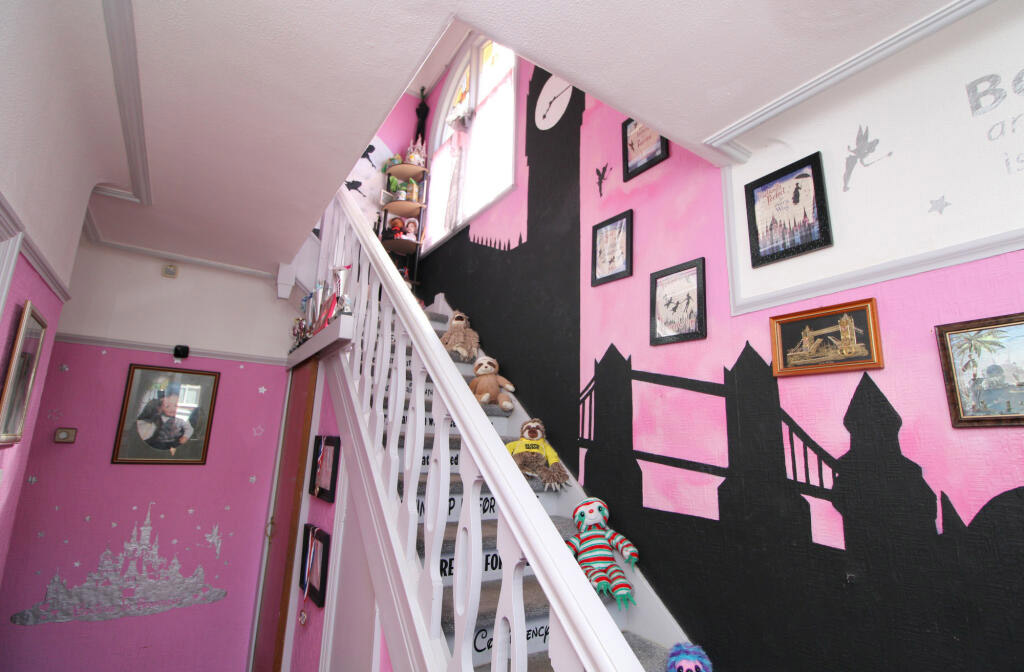 Disney-themed house in Rhyl hits the market, featuring stunning murals, toy-filled rooms, and magical decor from Aladdin to Peter Pan. Listed for £179,950 – a dream home for Disney fans!