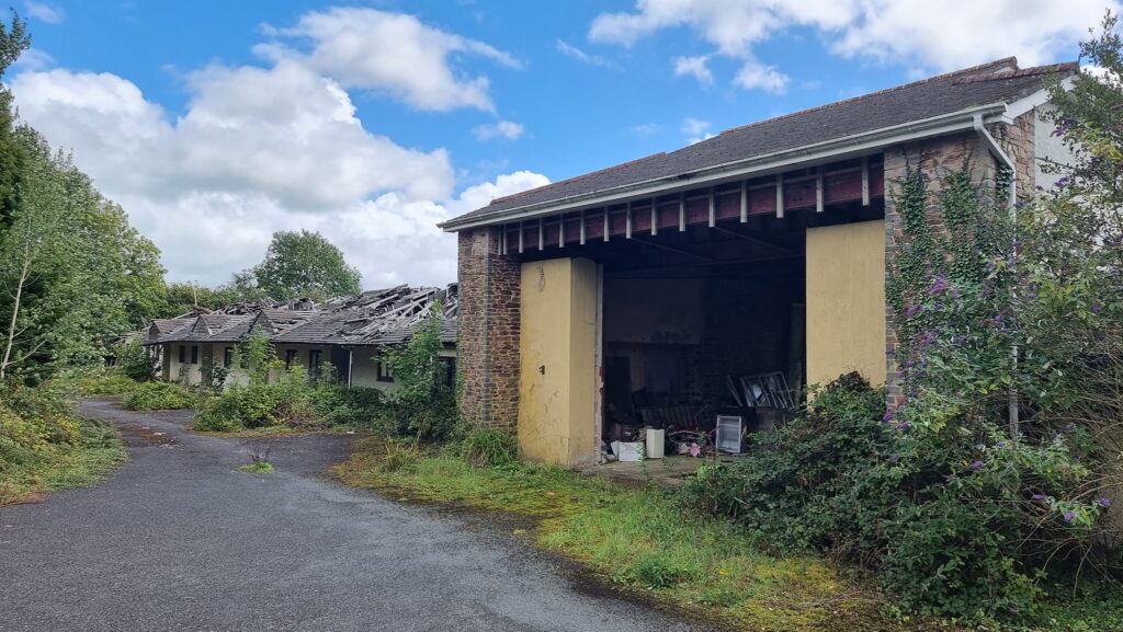 Explorer Danny Reed uncovers Jethro's abandoned comedy club in Devon, revealing relics of the late British comedian's legacy amid decaying ruins, see what he discovered inside.