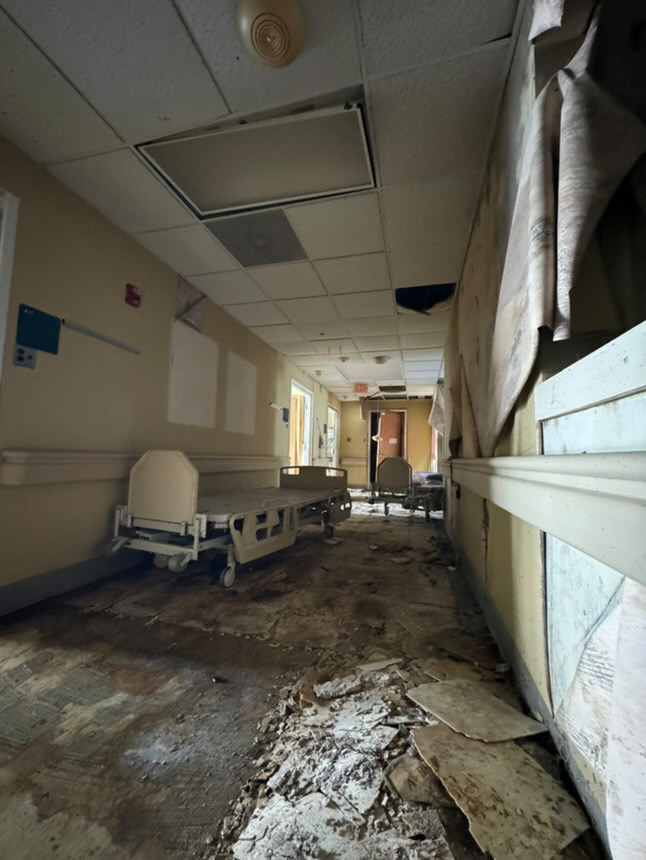 Urban explorer discovers abandoned hospital eerily preserved, likening it to *The Last of Us*. Operating rooms, biohazards, and decaying wards left frozen in time.