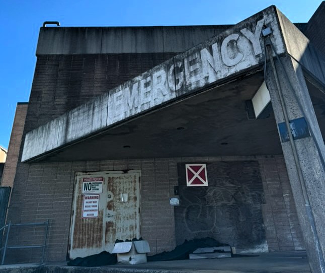 Urban explorer discovers abandoned hospital eerily preserved, likening it to *The Last of Us*. Operating rooms, biohazards, and decaying wards left frozen in time.