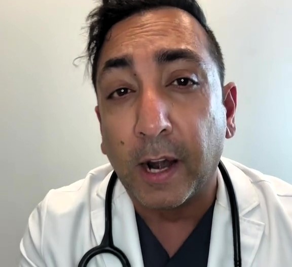 TikTok doctor reveals why pillows should be replaced every two years to avoid dust mites, bacteria, and fungi build-up. Viral advice has viewers rethinking pillow hygiene.