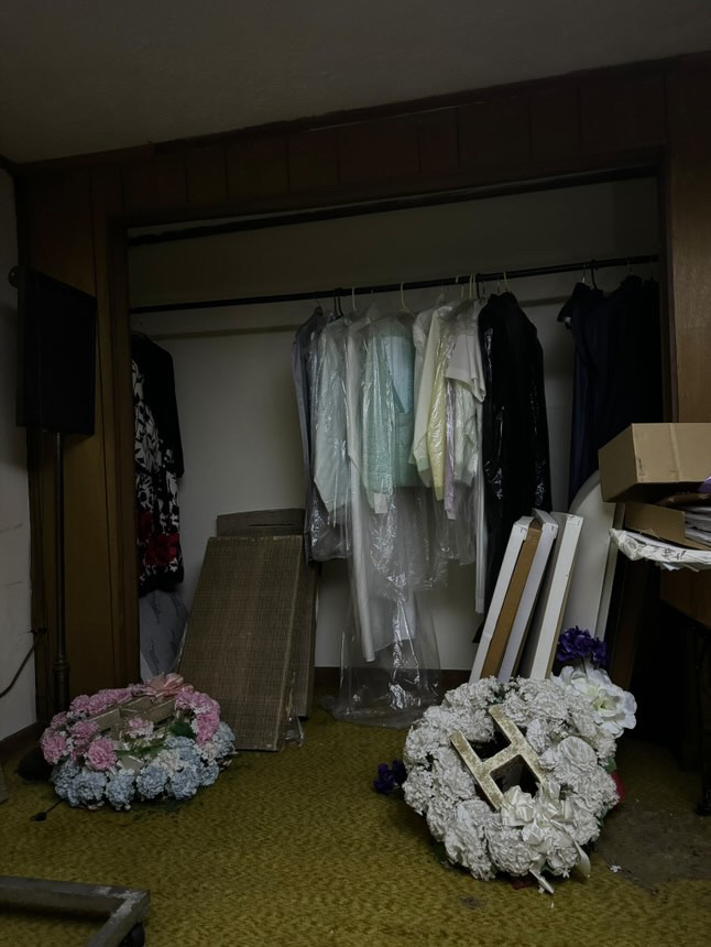 Urban explorer Ben Stevens discovered an abandoned funeral home in Virginia, revealing decaying hearses, embalming rooms, and eerie remnants of the past frozen in time.