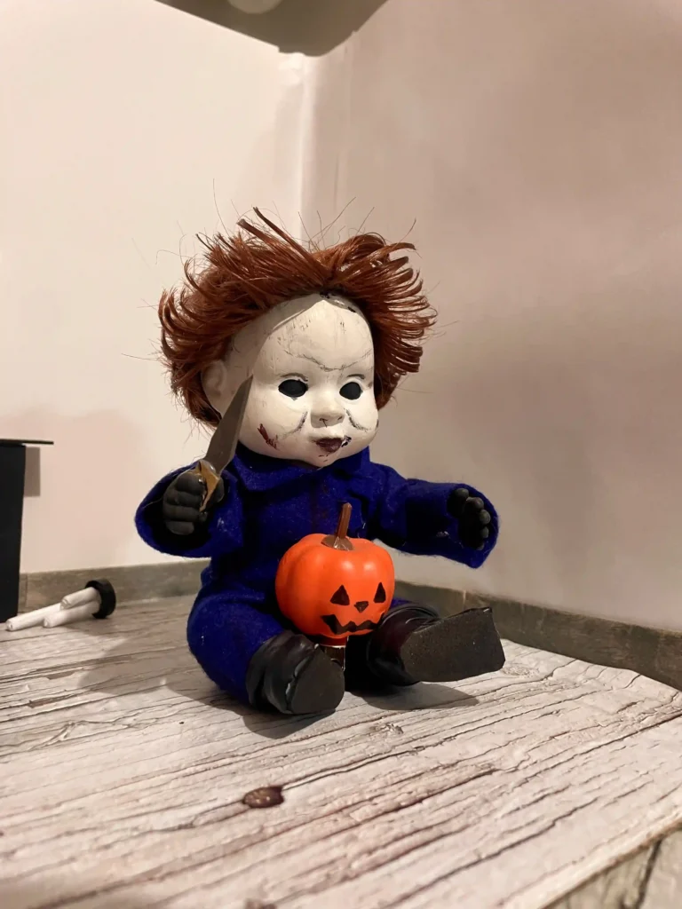 Halloween superfan transforms budget dolls into mini horror icons, from Michael Myers to Pennywise. Her handmade collection has fans begging for their own spooky doll!