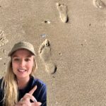 A mind-bending optical illusion of footprints in the sand has gone viral, confusing viewers who see both imprints and 3D shapes. The TikTok post has 3.2 million views!