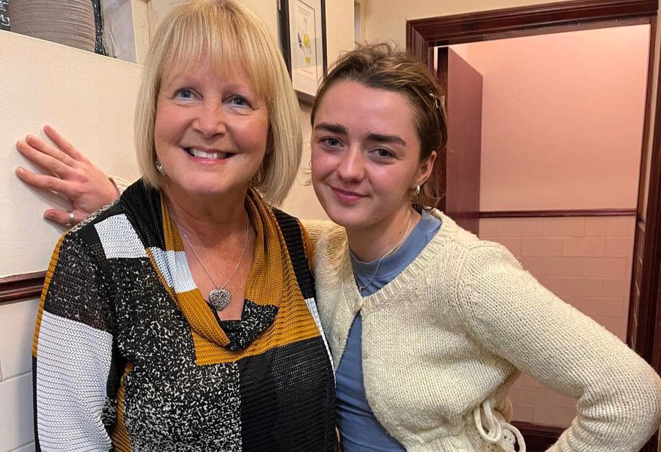 Game of Thrones star Maisie Williams surprised fans with a quiet meal at Castle View Bar in Wales, enjoying steak, wine, and birthday shots with friends.