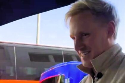 Jamie Laing hilariously mistaken for Ellen DeGeneres by Hollywood tour bus tourists; the viral moment has TikTok fans “screaming” and Sophie Habboo in stitches.