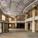 Urban explorer finds abandoned New York hotel, The Niagra, once visited by JFK and Marilyn Monroe; decayed halls and grand ballrooms hint at its glamorous past.