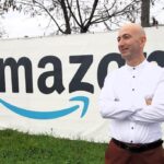 A Jeff Bezos lookalike in Germany hits the gym to match the Amazon founder's physique after fans point out his lack of muscles. See his journey to transform!