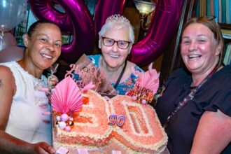 Meet Jean Oliver, Wetherspoon’s oldest worker at 90! Beloved by colleagues and customers alike, she's been serving smiles and meals for 27 years at The Surrey Docks.