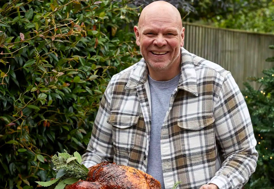 Tom Kerridge's festive BBQ box now costs £280, designed for luxury Big Green Egg BBQs. Critics call it pricey, while fans praise the premium cook-at-home holiday meal.