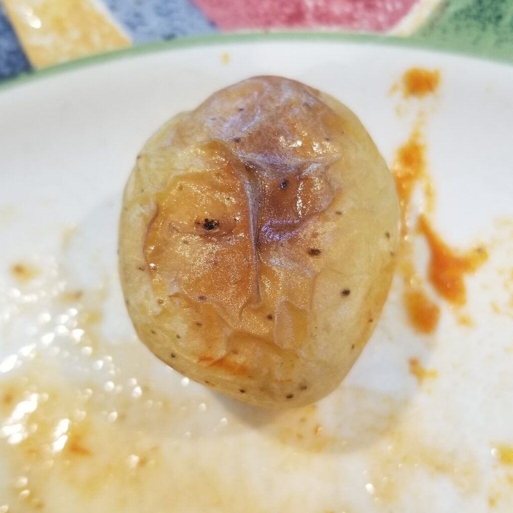 Donald Trump’s ‘face’ spotted in potatoes, butter, sourdough, and pancakes by surprised diners – strange food appearances hinting at his return to the presidency.