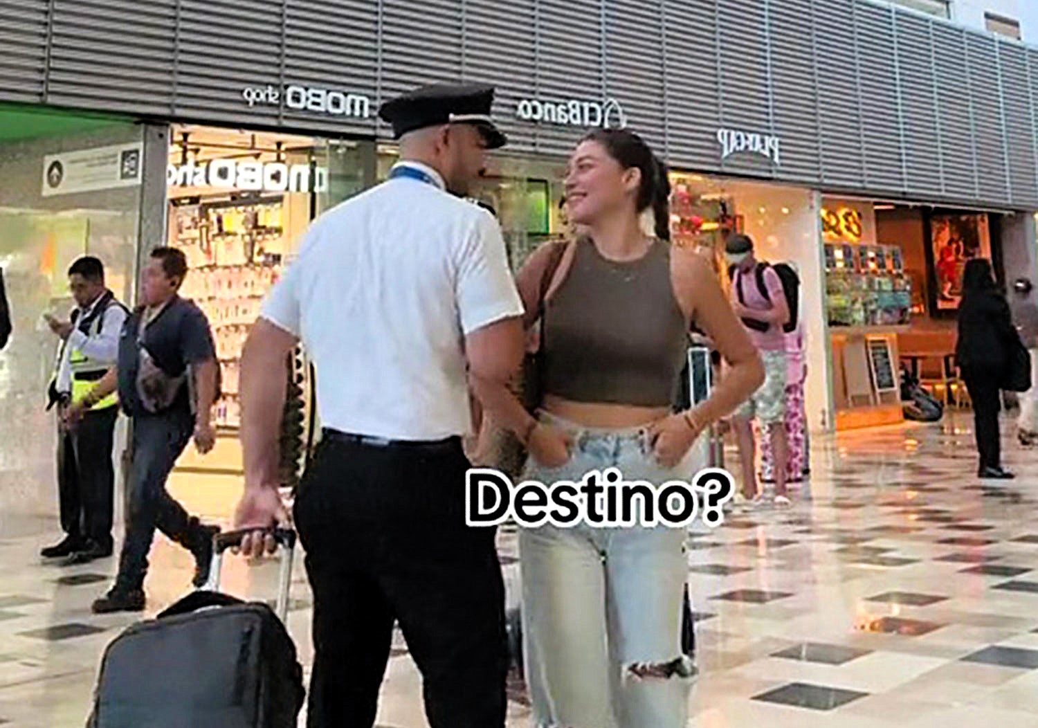 Couple’s meet-cute goes viral as Instagram video captures their chance airport encounter. Fernanda and Carlos reconnect and reveal a blossoming romance, delighting fans.