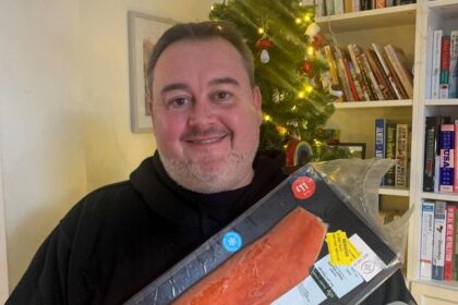 Budget-savvy dad shares tips to celebrate Christmas for just £50, including food and decorations. Learn his yellow sticker hacks, freezing tricks, and bargain-hunting secrets!