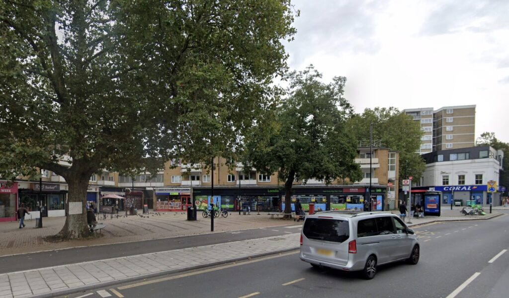 A sparsely decorated Christmas tree in Deptford has locals laughing and fuming. Dubbed a "£10 budget tree," it’s encased in railings, sparking jokes and community outrage.