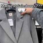 A savvy shopper found a £35 Sainsbury’s dupe for Molly-Mae’s viral £140 grey blazer. Stylish, high-quality, and budget-friendly, it’s a must-have for fashion fans!