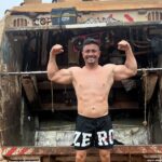 Forget the gym! This Brazilian bin man has gone viral with his energetic dance routines while on the job, captivating millions with his infectious energy.