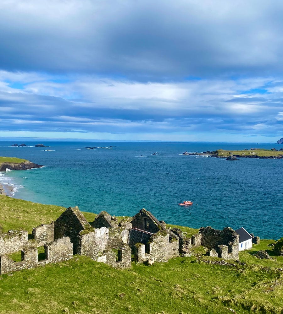 Live on the remote Great Blasket Island, Ireland, managing a coffee shop and cottages for 6 months. A unique adventure awaits, but hard work and shared quarters apply!