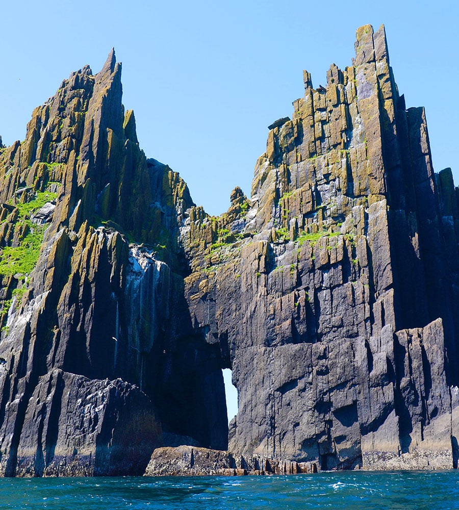 Live on the remote Great Blasket Island, Ireland, managing a coffee shop and cottages for 6 months. A unique adventure awaits, but hard work and shared quarters apply!