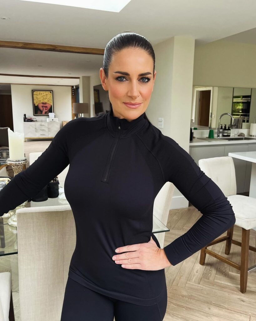 Kirsty Gallacher faces backlash for letting her son and dog on frozen ice during a family walk near Ascot, sparking debate over safety vs. winter fun.