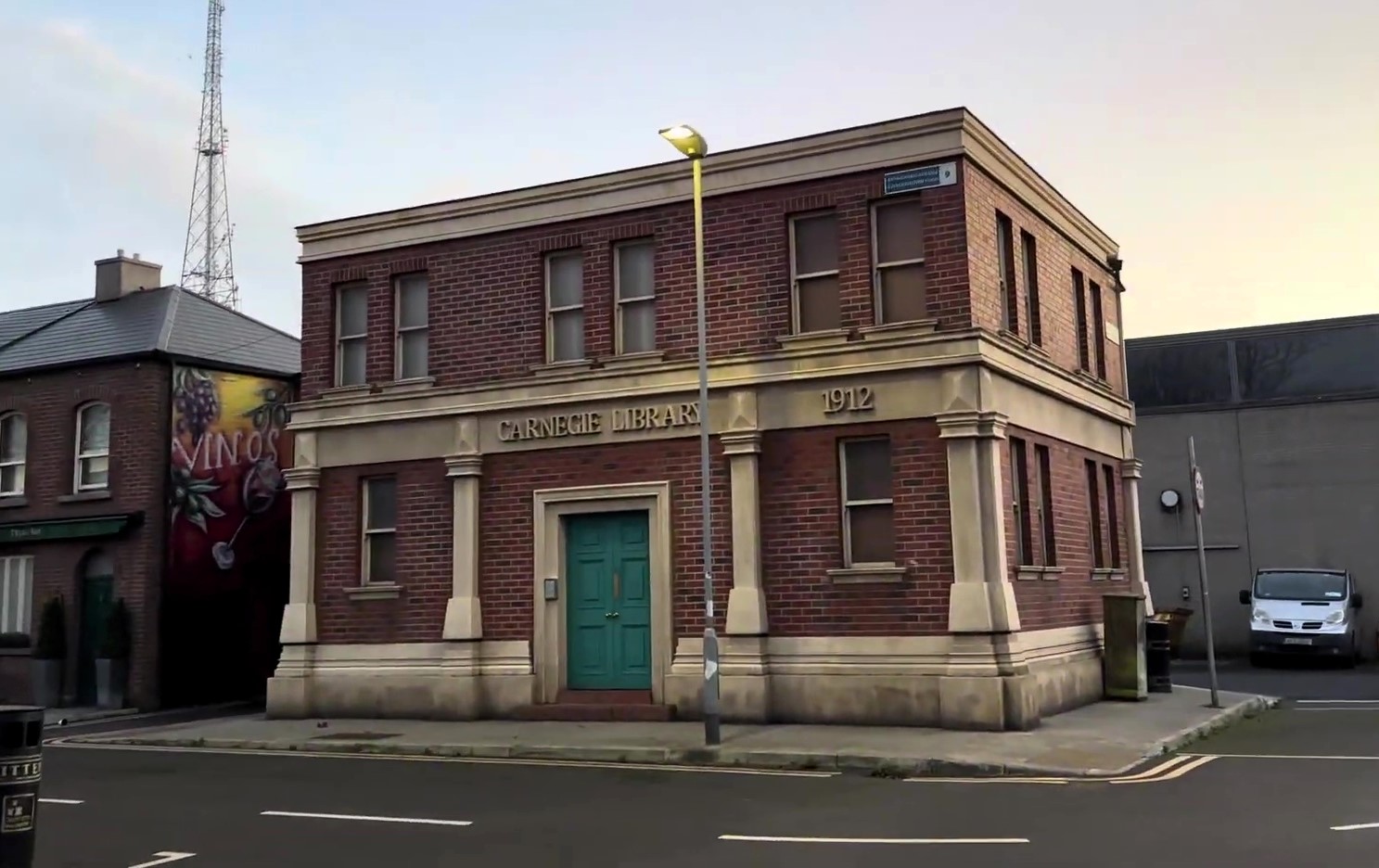 Urban explorer Jamie Robinson uncovered an abandoned film set from Irish soap *Fair City*, now resembling a post-apocalyptic town. Fans compare it to The Last of Us.