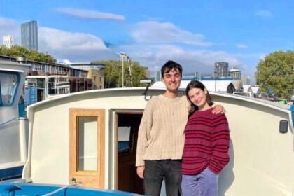 A young couple won a £180,000 custom houseboat for just £12! After years of uncertainty, they now have a dream floating home in London—secure, stylish, and theirs.