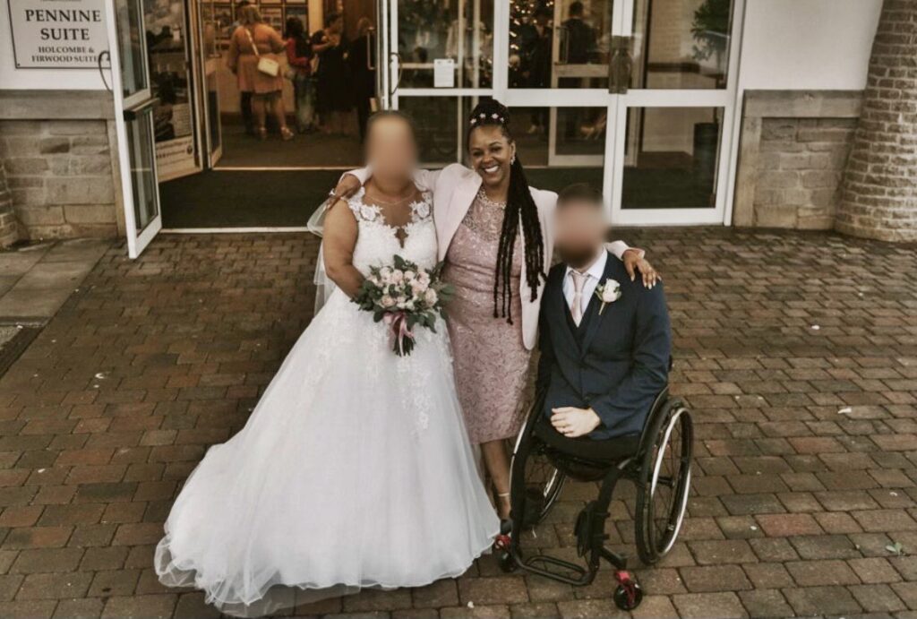 A single mum lands an unexpected dream career as a reality TV wedding registrar, officiating thousands of ceremonies before finally finding her own true love.