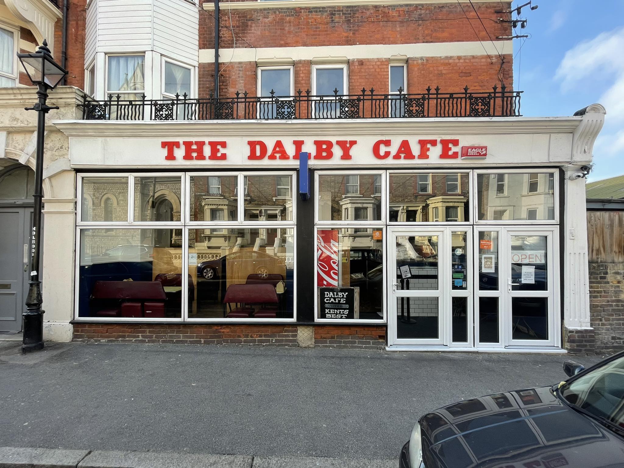 Canadian Joel Hansen shattered Pete Doherty's 2018 mega breakfast record, finishing in just 12 minutes - then ate a second plate in 15 minutes, making history at Margate's Dalby Café.