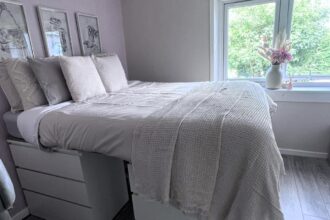 Mum’s DIY IKEA storage bed for her teen goes viral – but not for the reason she expected! Social media is divided over the bed’s towering height.