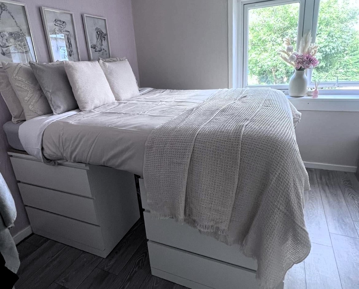 Mum’s DIY IKEA storage bed for her teen goes viral – but not for the reason she expected! Social media is divided over the bed’s towering height.