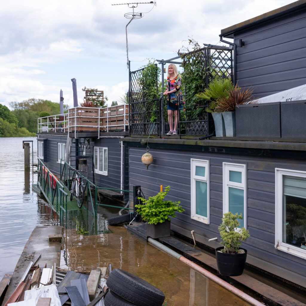 NHS nurse Linda Timbers is selling her £250,000 Thames houseboat to retire in Spain, saying her UK pension isn't enough. She hopes for a new adventure in Valencia.