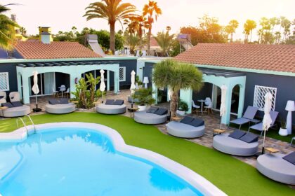 Brits are escaping to Artika Natura in Gran Canaria for a luxurious, clothes-free Valentine’s getaway. The naturist resort offers romance, relaxation, and sunshine.