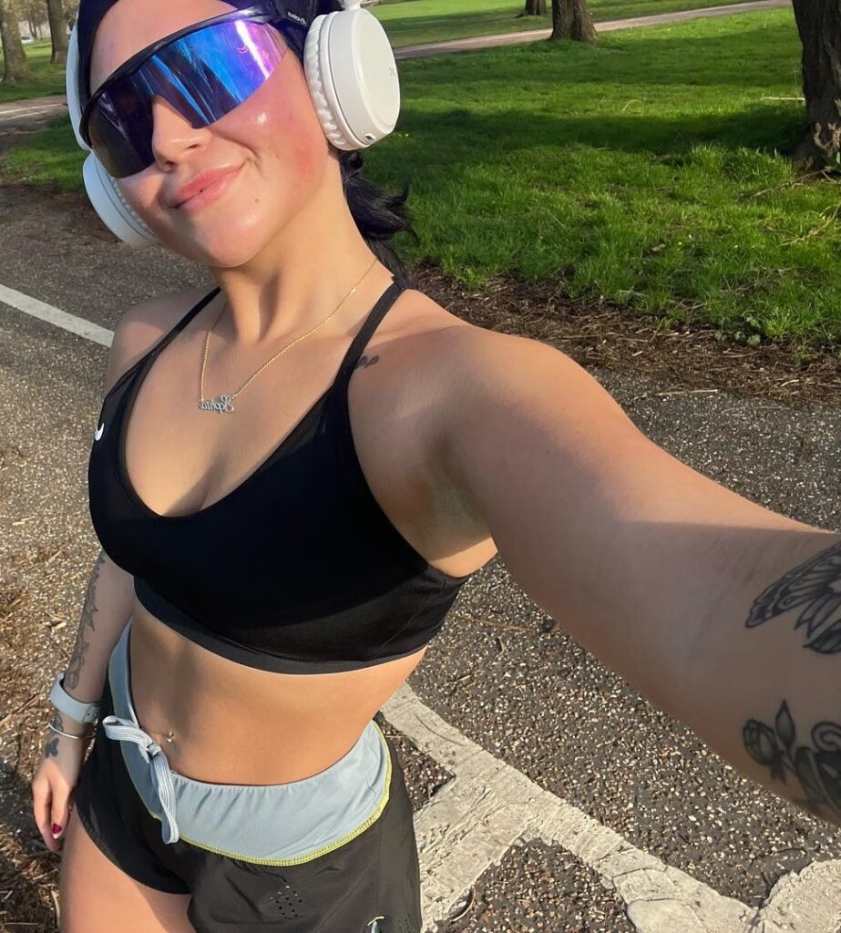 Woman who binge ate and avoided mirrors transforms her life - loses 38lbs, builds confidence, and becomes a fitness coach inspiring millions on TikTok.