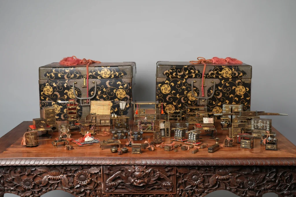 A rare 19th-century Hinamatsuri doll set was found in a Hampshire attic. Expected to exceed its £1,000-£2,000 estimate, it will be auctioned on 21 May.