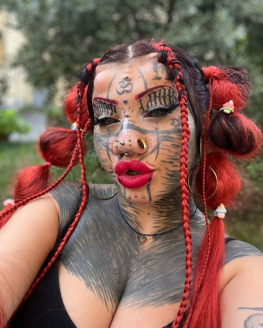  I Have Removed My NOSE And Tattooed My Eyeballs To Become A Human 
