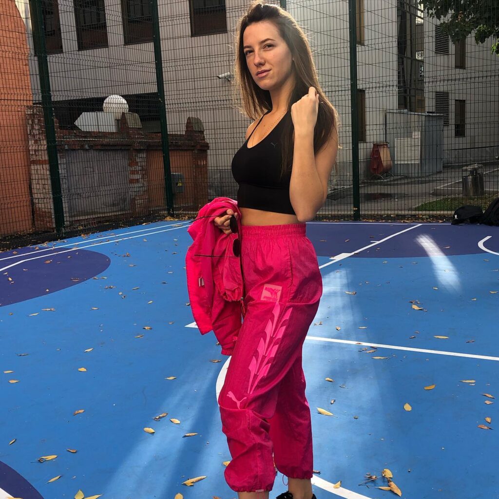 A new bikini basketball league in Russia, founded by model Alla Mill, features dancers and influencers like OnlyFans star Anastasia Alferova, drawing millions of views online.