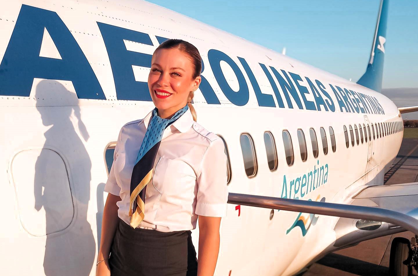 Flight attendant reveals how criminals target airport passengers - warns thieves buy tickets just to steal and shares top tips to stay safe this summer.
